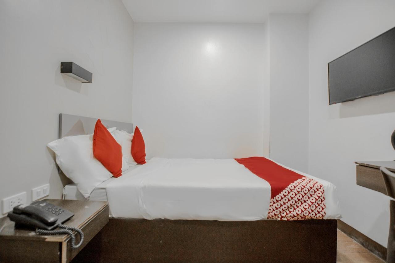 Oyo 637 Fox Hotel Ciudad Quezon Exterior foto