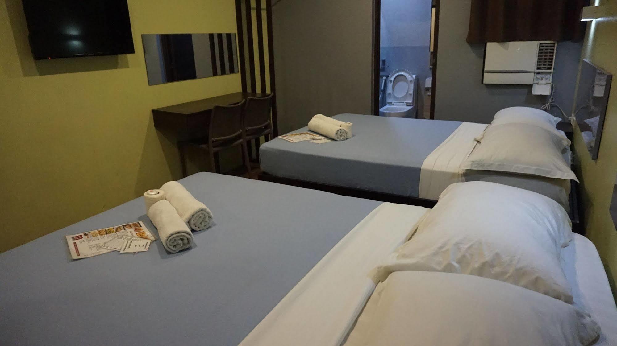 Oyo 637 Fox Hotel Ciudad Quezon Exterior foto