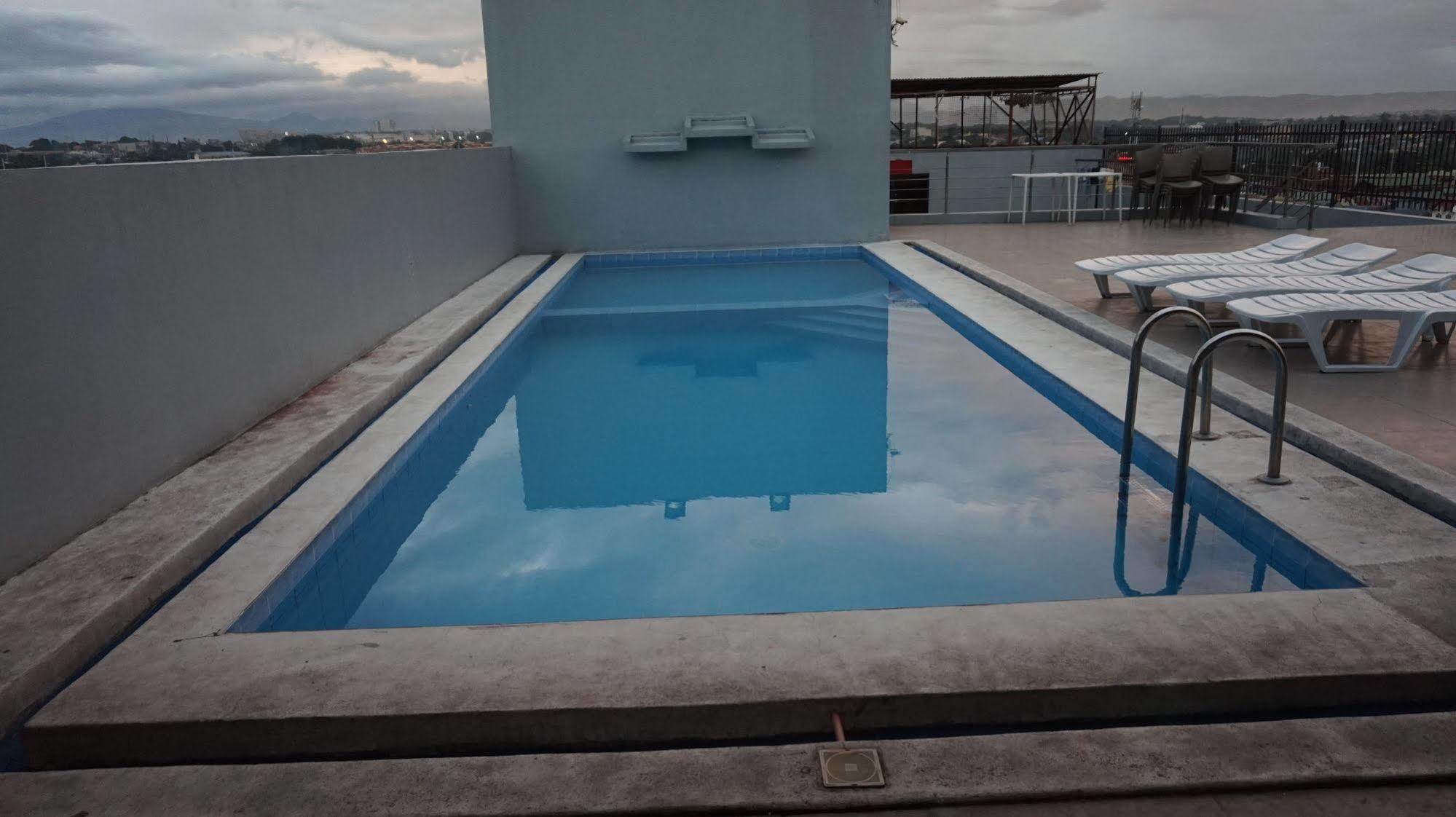 Oyo 637 Fox Hotel Ciudad Quezon Exterior foto